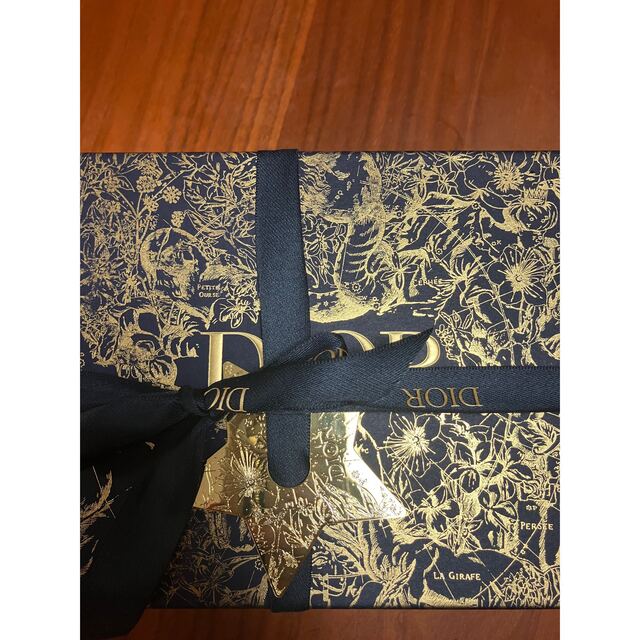Dior(ディオール)の★サオ様専用★ディオール　新品ボディークリーム　クリスマスBOX付き コスメ/美容のボディケア(ボディクリーム)の商品写真