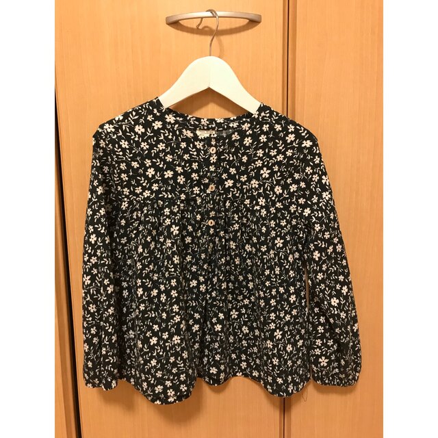 ZARA KIDS(ザラキッズ)のZARA KIDS  花柄　ブラウス　128センチ キッズ/ベビー/マタニティのキッズ服女の子用(90cm~)(ブラウス)の商品写真