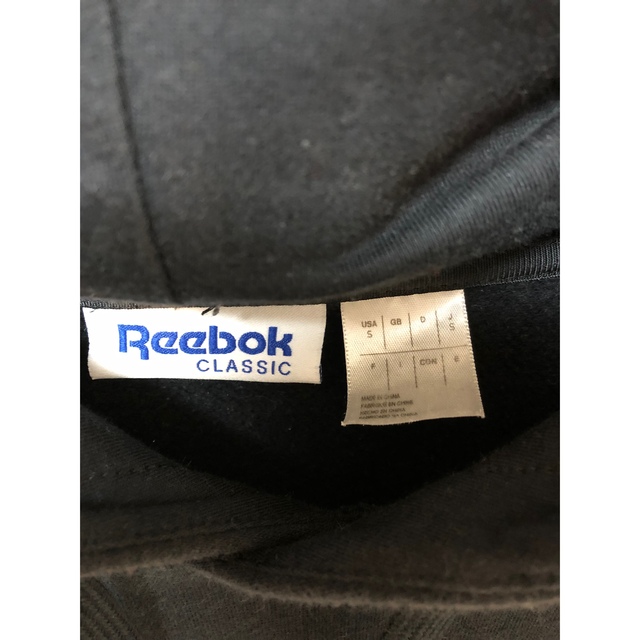 Reebok(リーボック)の【Reebok】希少デザイン　ヴィンテージ　古着　刺繍ロゴ　パーカー メンズのトップス(パーカー)の商品写真