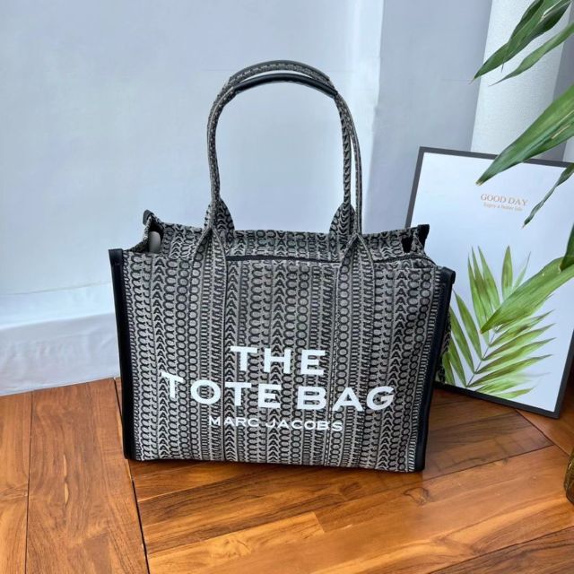 新品☆マークジェイコブス ザ モノグラム ラージ トートバッグ