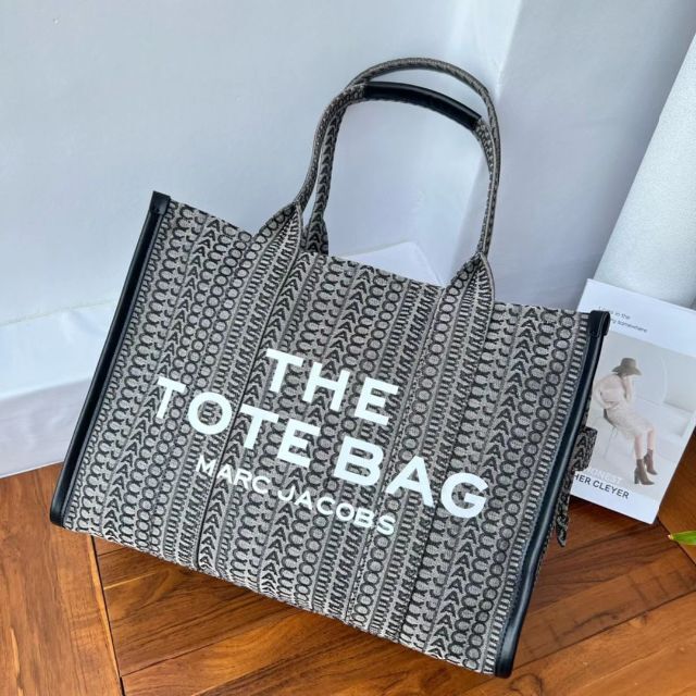 新品☆マークジェイコブス ザ モノグラム ラージ トートバッグ
