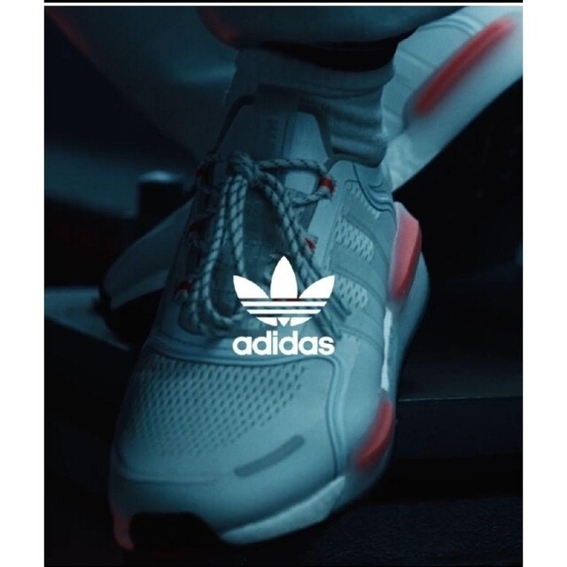 adidas(アディダス)の【新品】adidas_NMD_V3　トリプルブラック　28.0cmソックス２足付 メンズの靴/シューズ(スニーカー)の商品写真