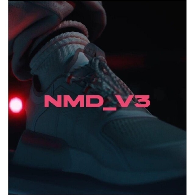 adidas(アディダス)の【新品】adidas_NMD_V3　トリプルブラック　28.0cmソックス２足付 メンズの靴/シューズ(スニーカー)の商品写真