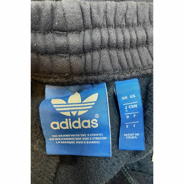 adidas(アディダス)のアディダス　adidas サイドプリントパンツ　紺　Sサイズ レディースのパンツ(カジュアルパンツ)の商品写真