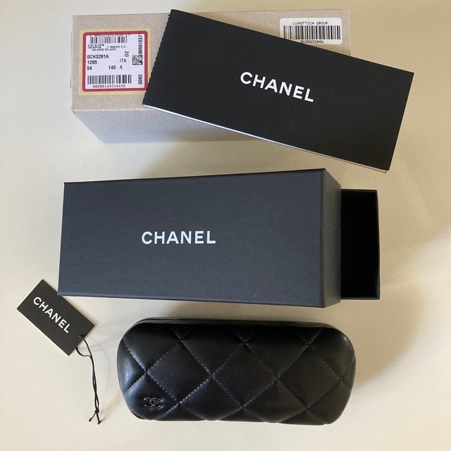 CHANEL(シャネル)のMary様専用★シャネル　サングラスケース メンズのファッション小物(サングラス/メガネ)の商品写真