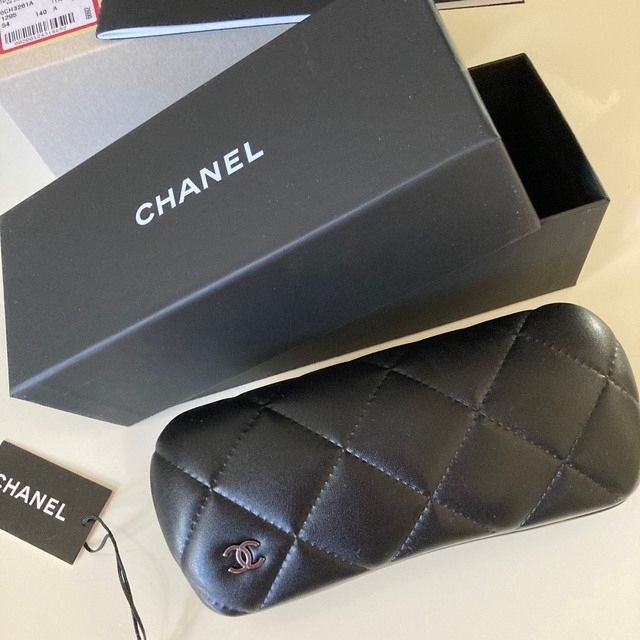 CHANEL(シャネル)のMary様専用★シャネル　サングラスケース メンズのファッション小物(サングラス/メガネ)の商品写真