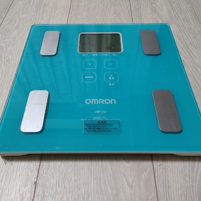 OMRON 体重計 スマホ/家電/カメラの生活家電(体脂肪計)の商品写真