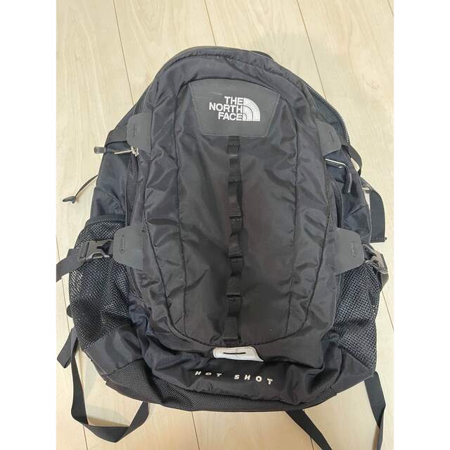 THE NORTH FACE(ザノースフェイス)のノースフェイス（THE NORTH FACE)ホットショットブラック リュック メンズのバッグ(バッグパック/リュック)の商品写真