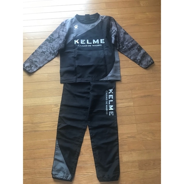 KELME  ピステ上下　150サイズ スポーツ/アウトドアのサッカー/フットサル(ウェア)の商品写真