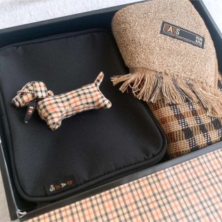 ダックス(DAKS)の【ギフト品】DAKS ダックス　タオル　ポーチ　キーホルダー　セット　ベージュ(タオル/バス用品)