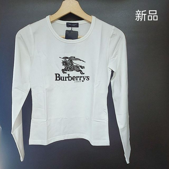 BURBERRY(バーバリー)の新品　タグ付き　バーバリー　長袖　Tシャツ　騎兵　ビッグホースロゴ　ホワイト レディースのトップス(Tシャツ(長袖/七分))の商品写真