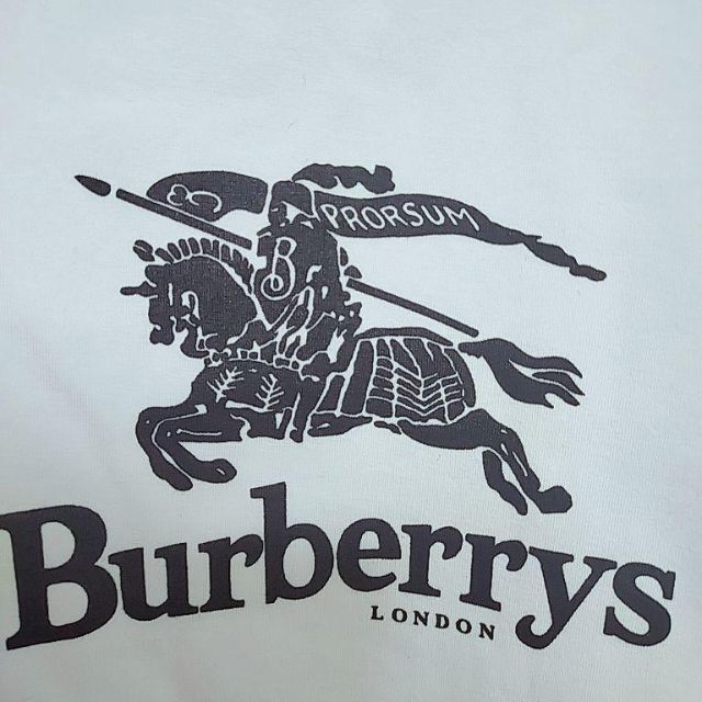 BURBERRY(バーバリー)の新品　タグ付き　バーバリー　長袖　Tシャツ　騎兵　ビッグホースロゴ　ホワイト レディースのトップス(Tシャツ(長袖/七分))の商品写真