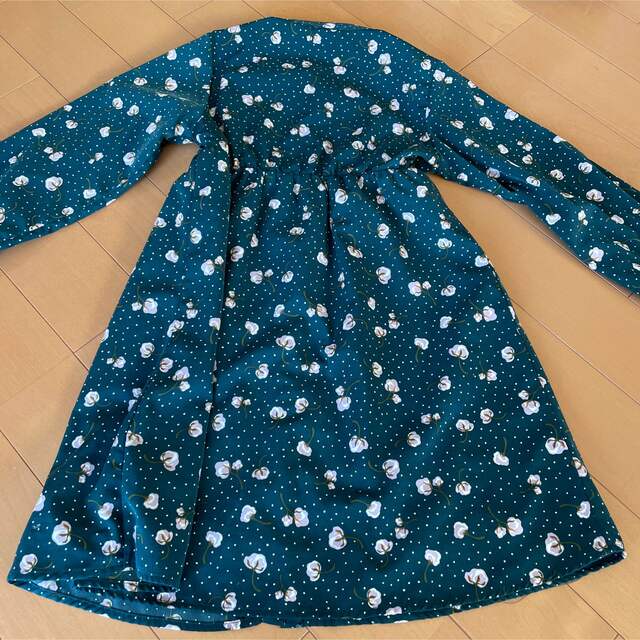 Right-on(ライトオン)の小花柄ワンピース　140cm キッズ/ベビー/マタニティのキッズ服女の子用(90cm~)(ワンピース)の商品写真