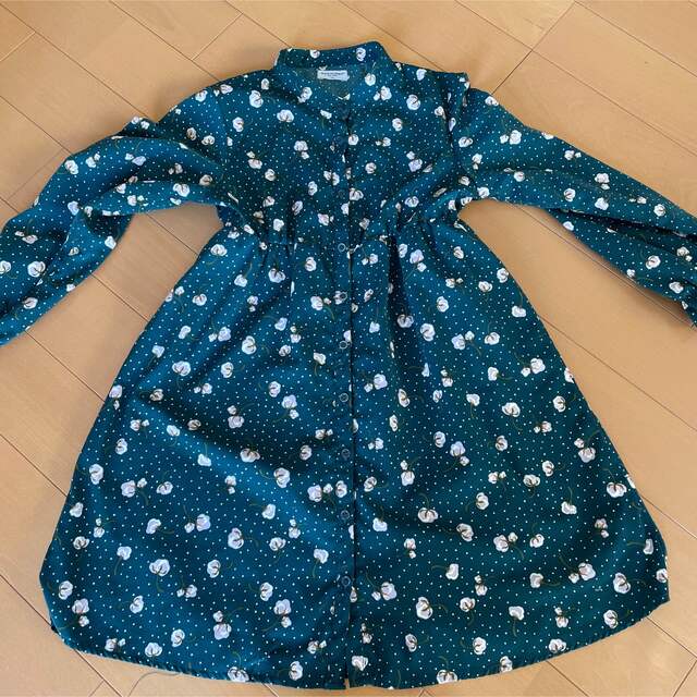 Right-on(ライトオン)の小花柄ワンピース　140cm キッズ/ベビー/マタニティのキッズ服女の子用(90cm~)(ワンピース)の商品写真