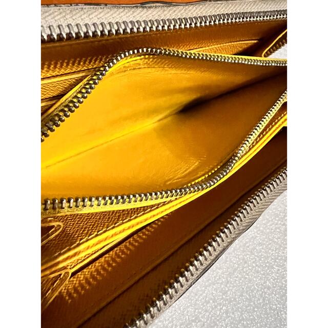 LOUIS VUITTON(ルイヴィトン)のルイヴィトン ラウンドファスナー ジッピーウォレット 黒 幸運 黄色 エピ ①  レディースのファッション小物(財布)の商品写真
