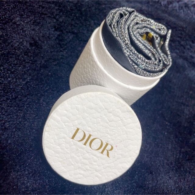 Christian Dior(クリスチャンディオール)の【 新品未使用 】Dior ミッツァ スカーフ D-FLORAL シルクツイル レディースのファッション小物(バンダナ/スカーフ)の商品写真