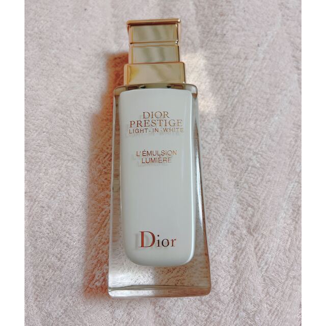 通販価格 Dior プレステージ ホワイトリンクル エマルジョン