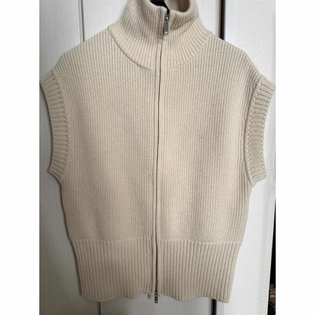 CLANE(クラネ)の新品 タグ付き CLANE zip collar knit vest レディースのトップス(ベスト/ジレ)の商品写真