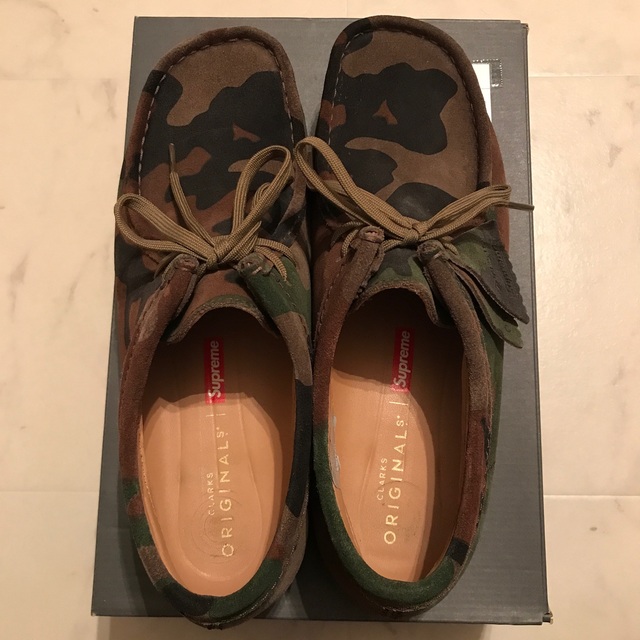 Supreme(シュプリーム)の【美品】supreme×Clarks GORE-TEX Wallabee メンズの靴/シューズ(スニーカー)の商品写真