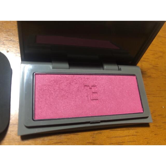 THREE(スリー)のTHREE cheeky Chic Blush 05 コスメ/美容のベースメイク/化粧品(チーク)の商品写真