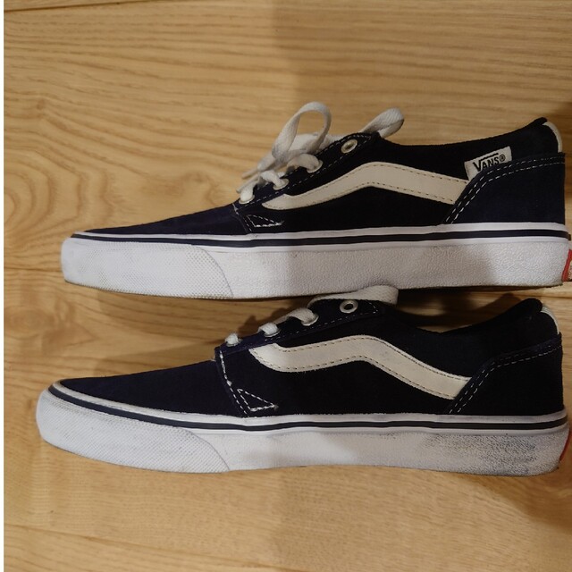 VANS(ヴァンズ)のVANS レディース　ネイビー　24·5cm レディースの靴/シューズ(スニーカー)の商品写真