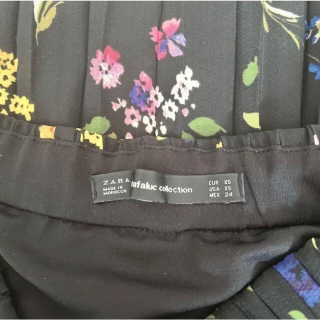 ZARA(ザラ)の【ZARA】花柄プリーツスカート レディースのスカート(ひざ丈スカート)の商品写真