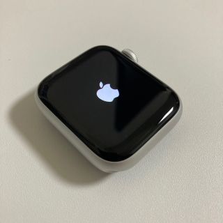 アップルウォッチ(Apple Watch)の【極上美品】Apple Watch SE 40mm シルバー アルミニウム(スマートフォン本体)