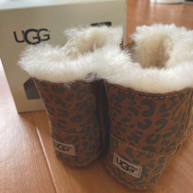 UGG(アグ)のUGGベビーシューズ⭐︎ムートンブーツ キッズ/ベビー/マタニティのベビー靴/シューズ(~14cm)(ブーツ)の商品写真