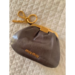 ミュウミュウ(miumiu)のミュウミュウ　キーチャーム　コインケース(コインケース)