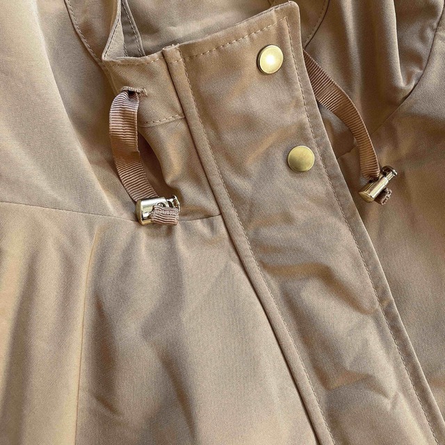 GU(ジーユー)のチエ様専用　GU定番マウンテンパーカー　ベージュM レディースのジャケット/アウター(ブルゾン)の商品写真