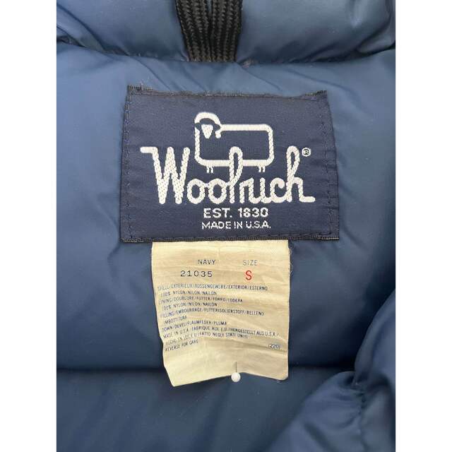 WOOLRICH(ウールリッチ)のWoolrichウールリッチ ダウンベスト USA製　紺 Ｓ　21035 メンズのジャケット/アウター(ダウンベスト)の商品写真