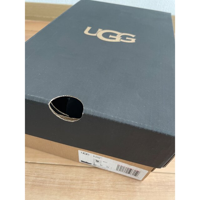 UGG(アグ)の🌿♡♡次回発送○月○日様専用　UGG メンズ　サイズ27  NAVY 箱入り メンズの靴/シューズ(スリッポン/モカシン)の商品写真