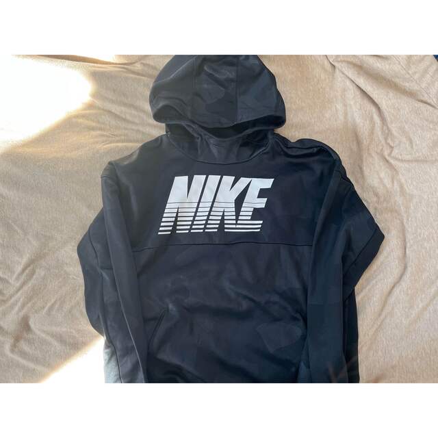 NIKE(ナイキ)の【子供服】パーカー【NIKE】 キッズ/ベビー/マタニティのキッズ服男の子用(90cm~)(ジャケット/上着)の商品写真