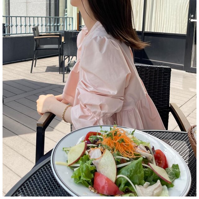 clastellar クラステラー ROUND FRILL BLOUSE