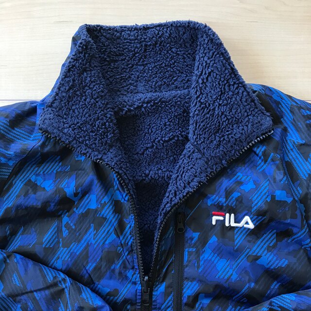 FILA(フィラ)のFILA リバーシブル　アウター　Mサイズ メンズのジャケット/アウター(その他)の商品写真