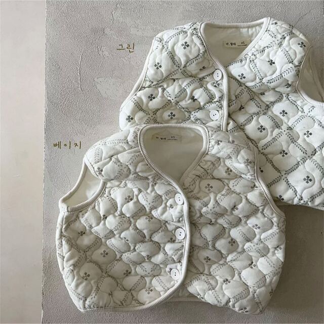 おしゃれベスト キッズ/ベビー/マタニティのキッズ服女の子用(90cm~)(ジャケット/上着)の商品写真