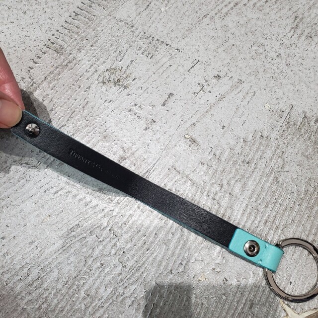 ティファニー スナップル ループ レザー ティファニーブルー ティファニー スナップル ループ レザー ティファニーブルー
