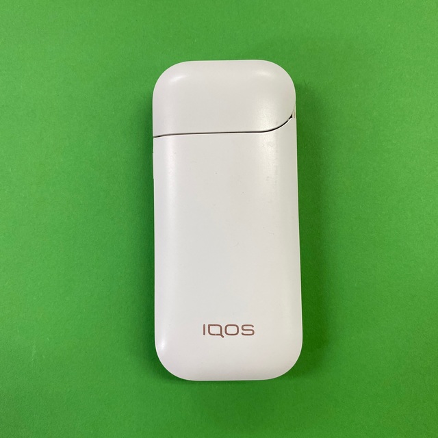 IQOS(アイコス)のa2159番 アイコス２.４plus 本体 チャージャー 白 ホワイト メンズのファッション小物(タバコグッズ)の商品写真