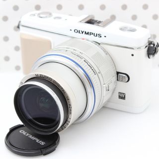 OLYMPUS - ❤WiFi SDカード付き❤ オリンパス P1 ホワイト ミラーレス