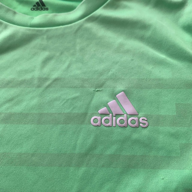 adidas(アディダス)のadidasのTシャツ キッズ/ベビー/マタニティのキッズ服男の子用(90cm~)(Tシャツ/カットソー)の商品写真