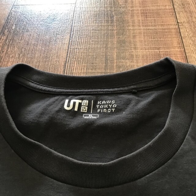UNIQLO(ユニクロ)のダークグレーXL ユニクロ×カウズ Tシャツ KAWS UNIQLO メンズのトップス(Tシャツ/カットソー(半袖/袖なし))の商品写真