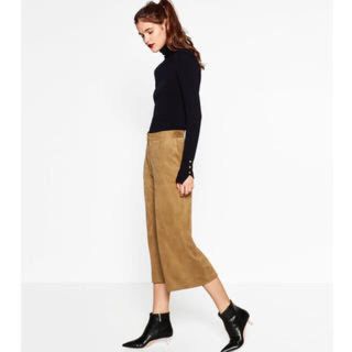 ザラ(ZARA)の◉美品◉ZARA フェイクスウェードパンツ(その他)