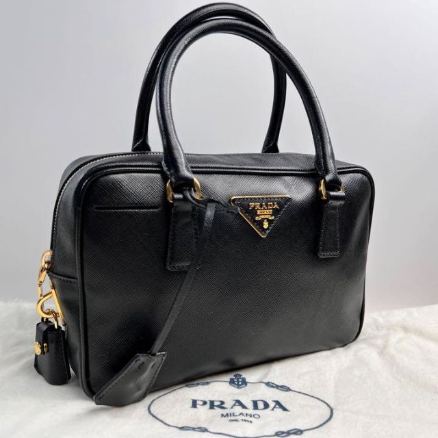 ブラック】 PRADA - 美品 プラダ PRADA サフィアーノ 三角ロゴ ハンド