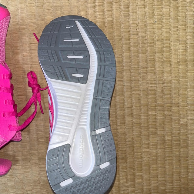 adidas(アディダス)のシューズ レディースの靴/シューズ(スニーカー)の商品写真