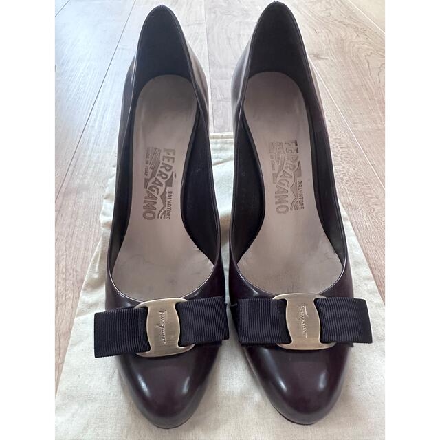 Salvatore Ferragamoフェラガモ パンプス ヴァラ 7D23.5 ランキング第1