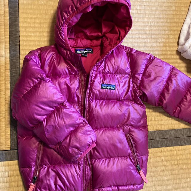 patagonia(パタゴニア)のパタゴニア　ダウン　女の子4歳 キッズ/ベビー/マタニティのキッズ服女の子用(90cm~)(ジャケット/上着)の商品写真