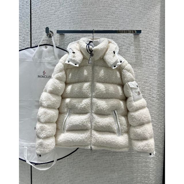 ♡☆新品未使用♡☆MONCLER♡☆ ラムのダウンジャケット - www