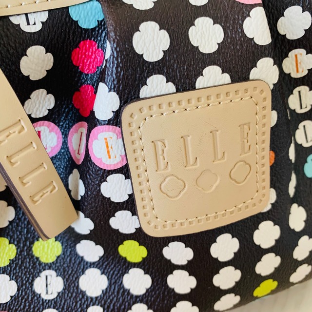ELLE(エル)の新品　タグ付き　ショルダーバッグ  ハンドバッグ　茶色　小さめ　ポーチ   レディースのバッグ(ショルダーバッグ)の商品写真