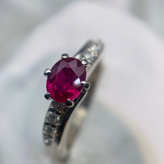 高級 ルビー0.58ct ダイヤ プラチナ リング レディースのアクセサリー(リング(指輪))の商品写真