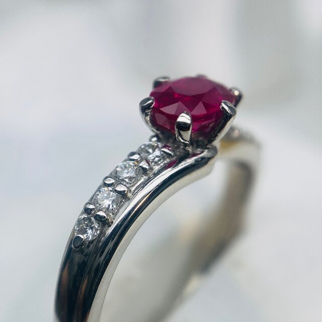 高級 ルビー0.58ct ダイヤ プラチナ リング レディースのアクセサリー(リング(指輪))の商品写真